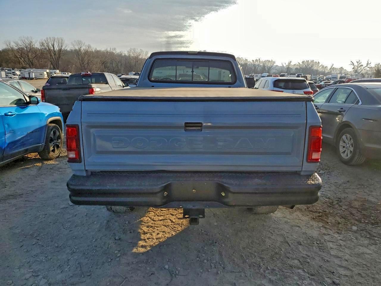 Dodge D Series W200 Image 4