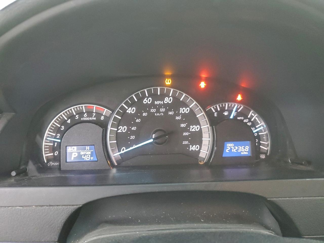 Toyota Camry Base Image 3