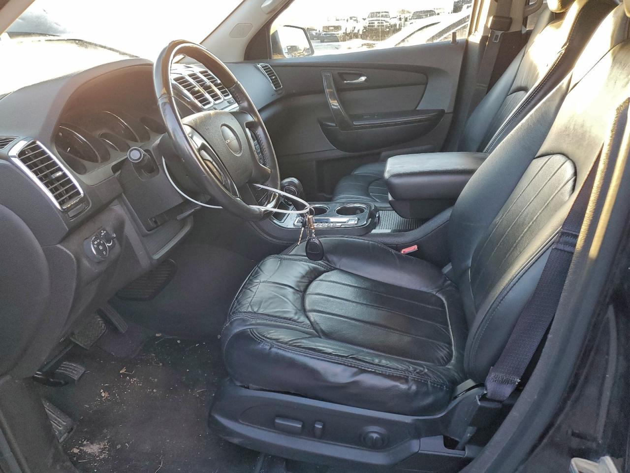 GMC Acadia Denali Image 8