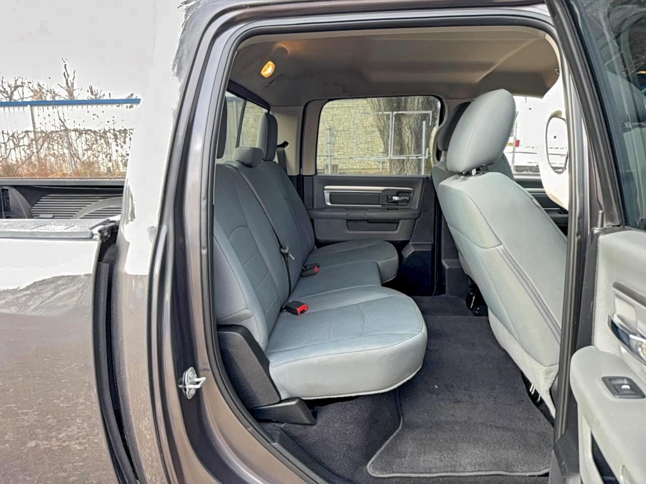 Ram 1500 Slt Image 3