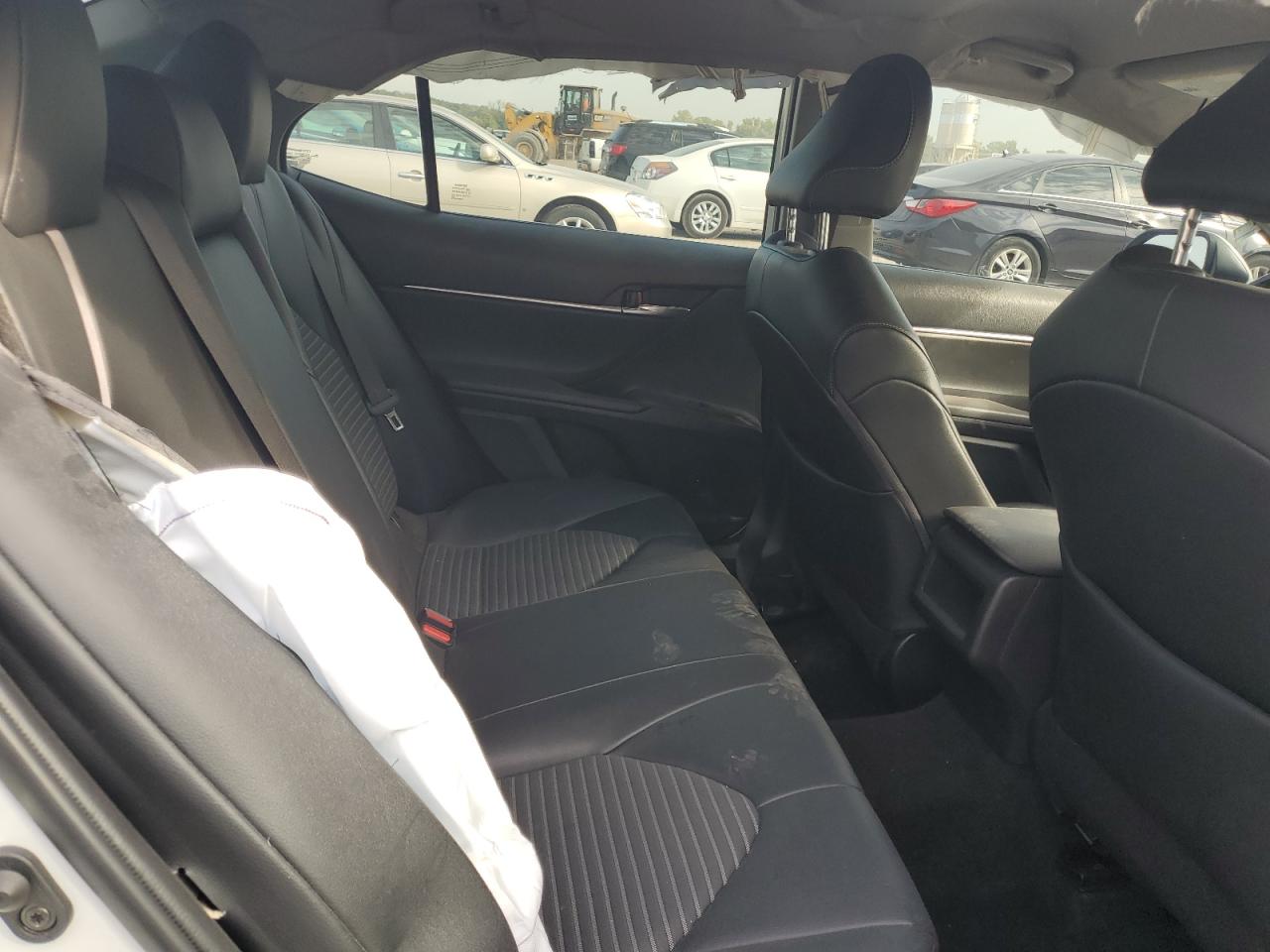 Toyota Camry Se Night Shade Image 8