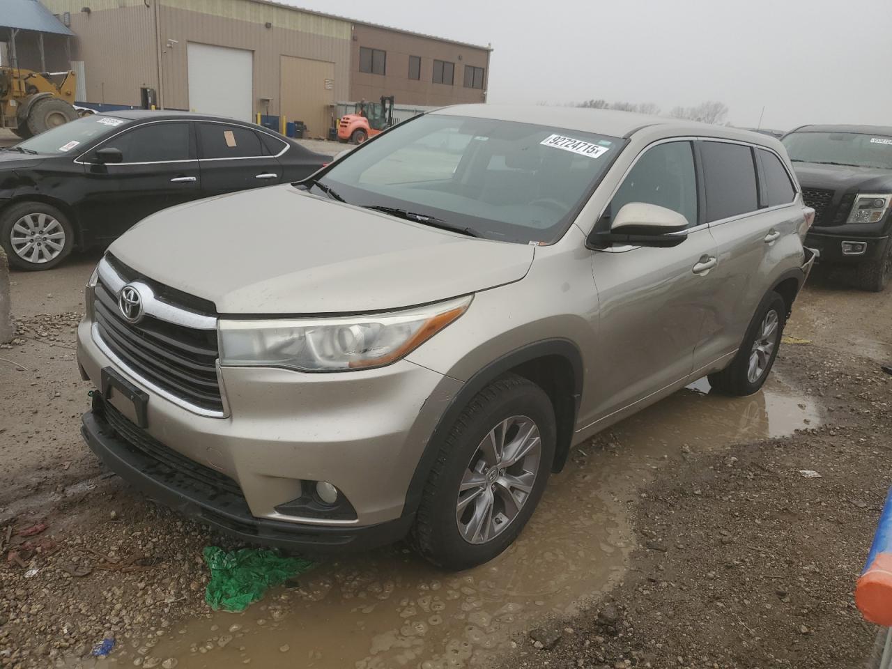 Toyota Highlander Le Image 1