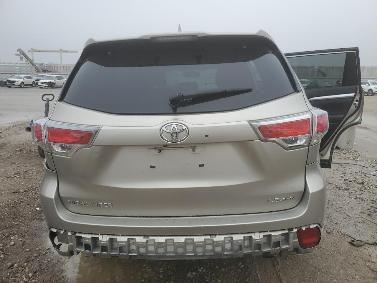 Toyota Highlander Le Image 7