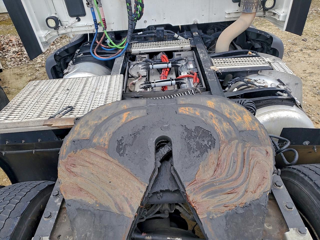 Peterbilt 579 Image 6