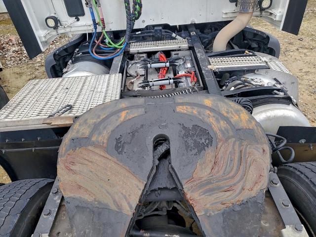 Peterbilt 579 Image 6