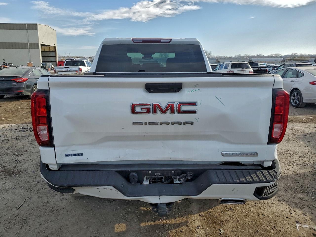 GMC Sierra K1500 Elevation Image 7
