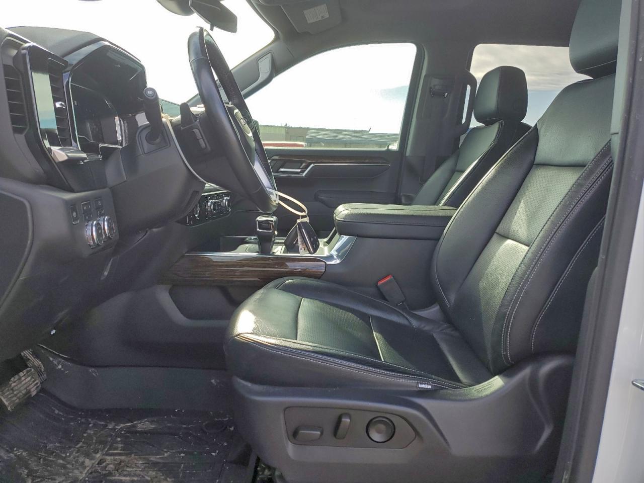 GMC Sierra K1500 Elevation Image 3