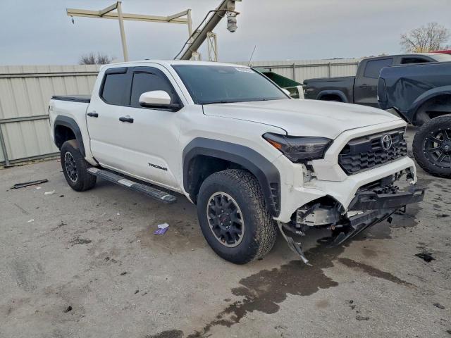Toyota Tacoma Double Cab Image 10