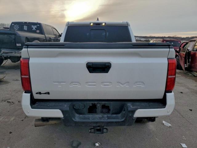 Toyota Tacoma Double Cab Image 2