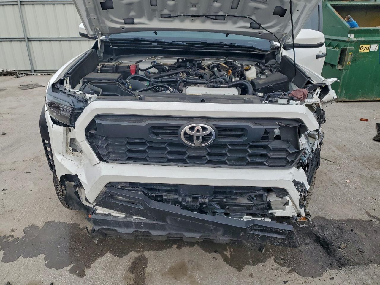 Toyota Tacoma Double Cab Image 12