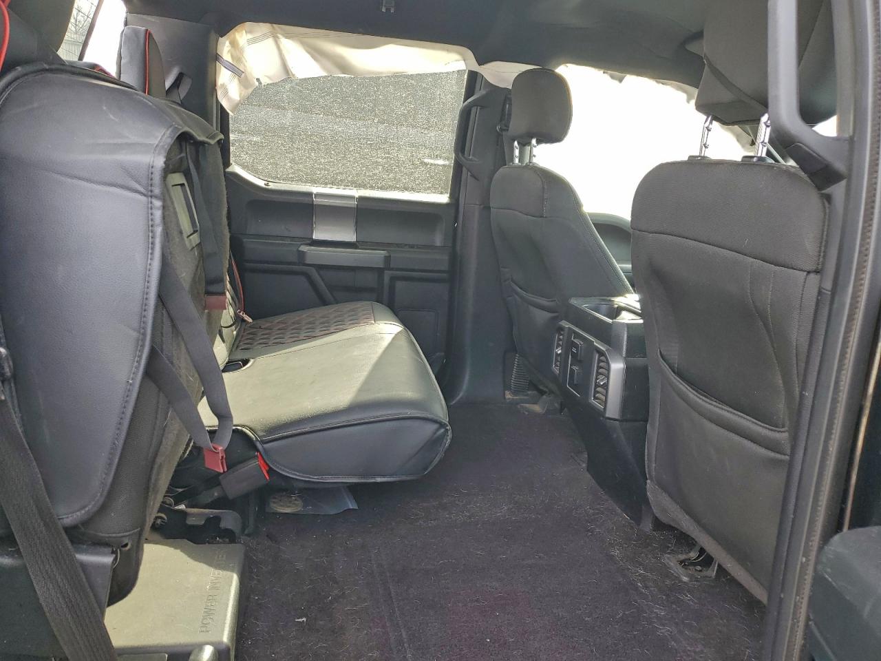 Ford F-150 Supercrew Image 12