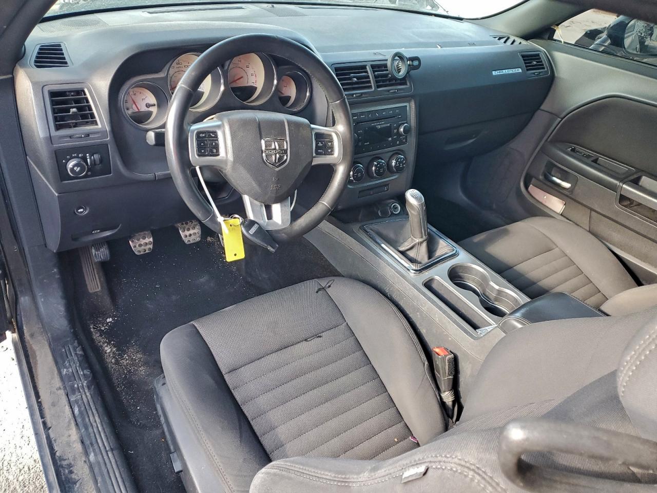 Dodge Challenger R/t Image 2