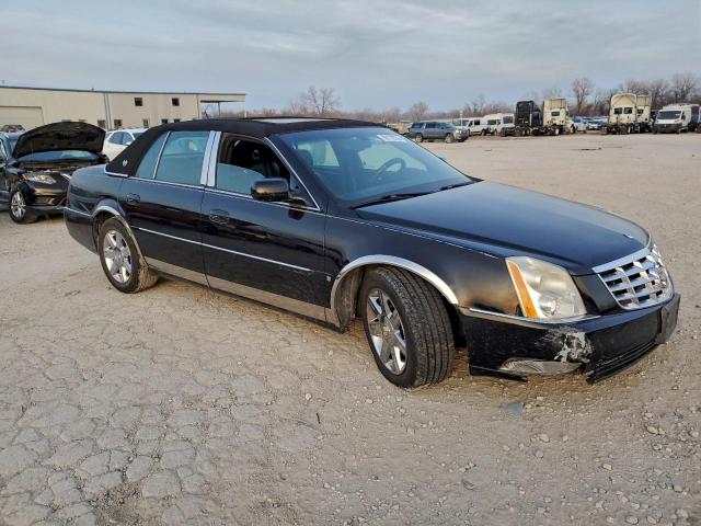 Cadillac DTS Image 5