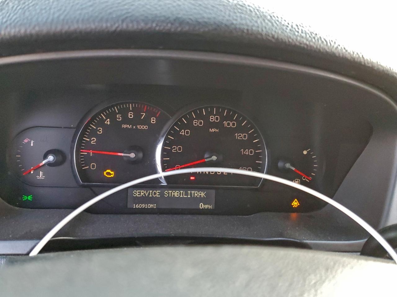 Cadillac DTS Image 6