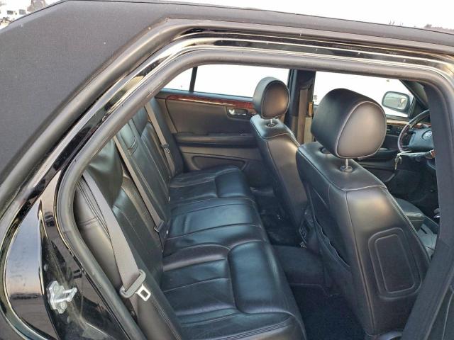 Cadillac DTS Image 4