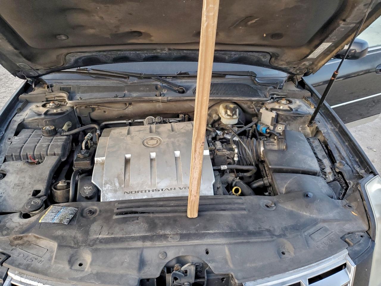 Cadillac DTS Image 11