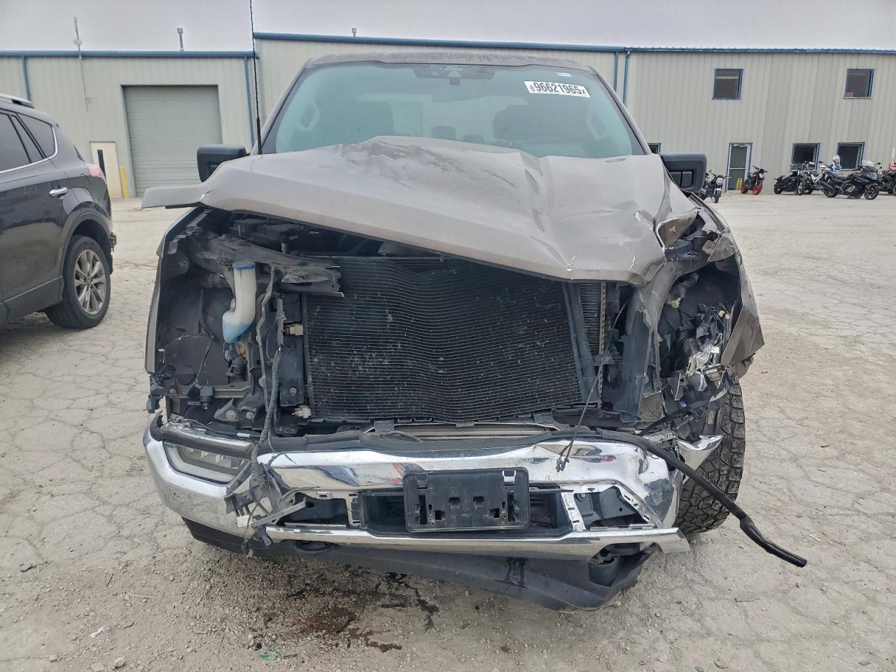 Ford F-150 Supercrew Image 2