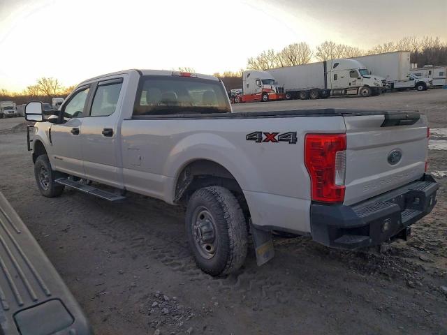 Ford F-350 Super Duty Image 3