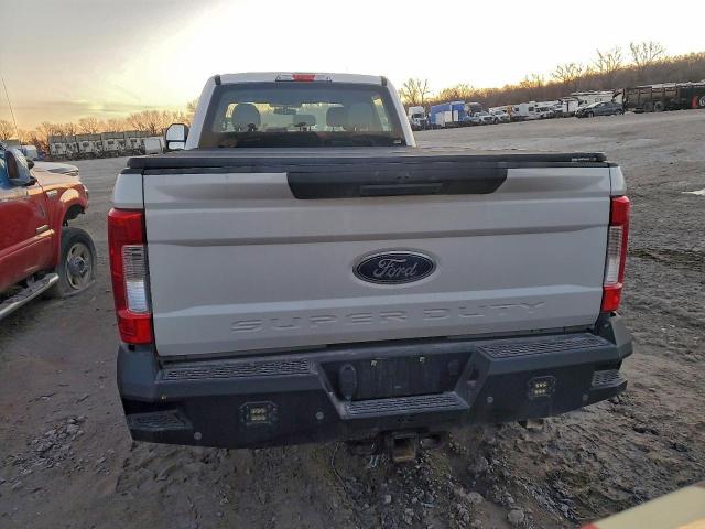Ford F-350 Super Duty Image 8