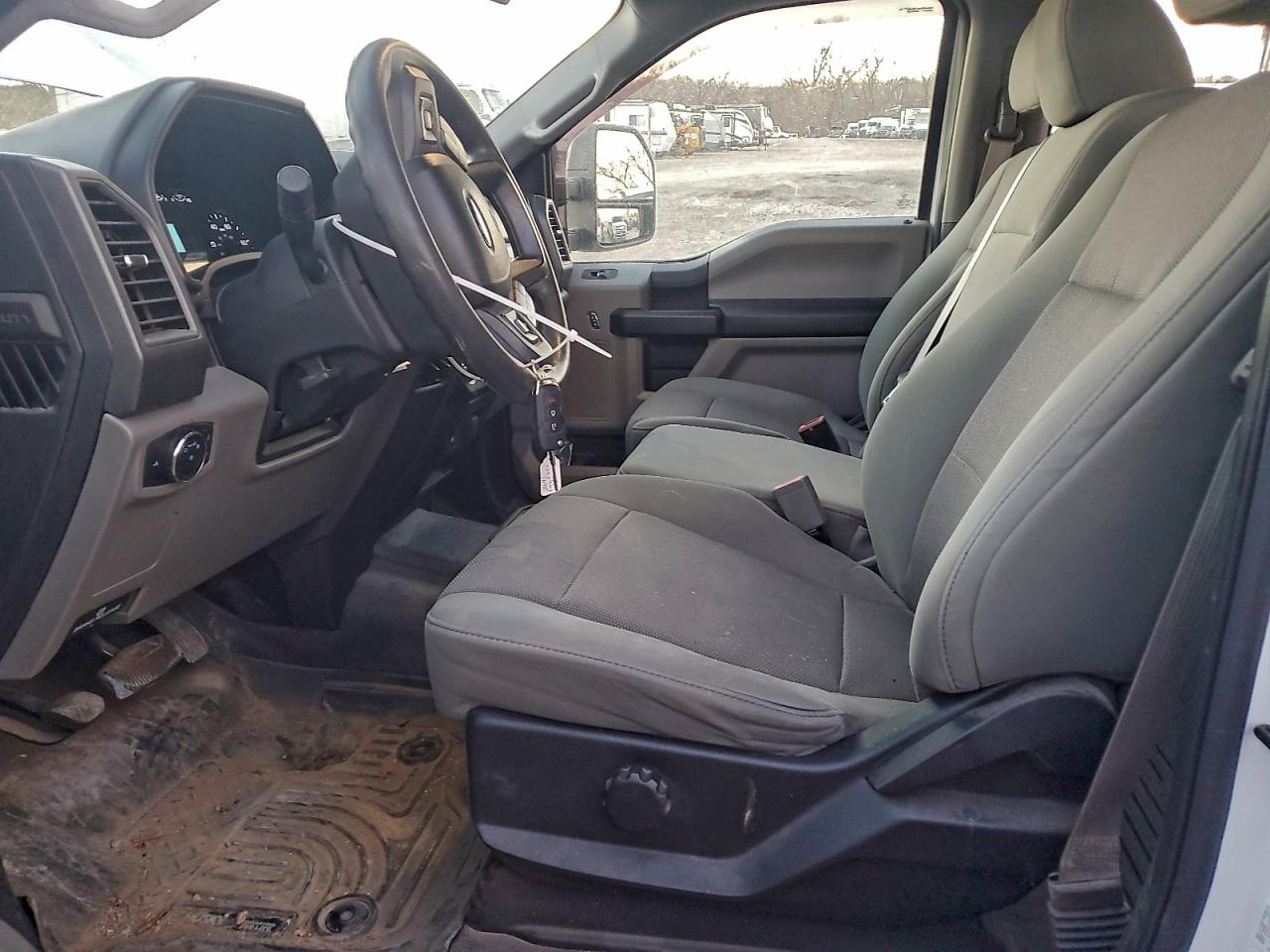 Ford F-350 Super Duty Image 7