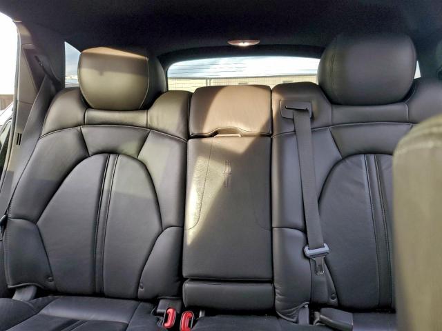 Lincoln MKT Image 13