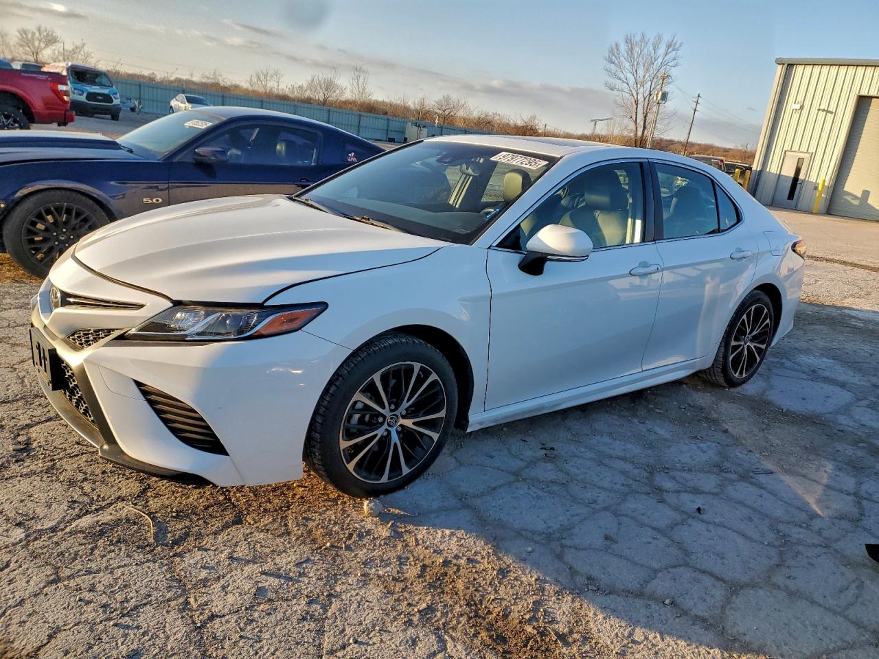 Toyota Camry L Image 1