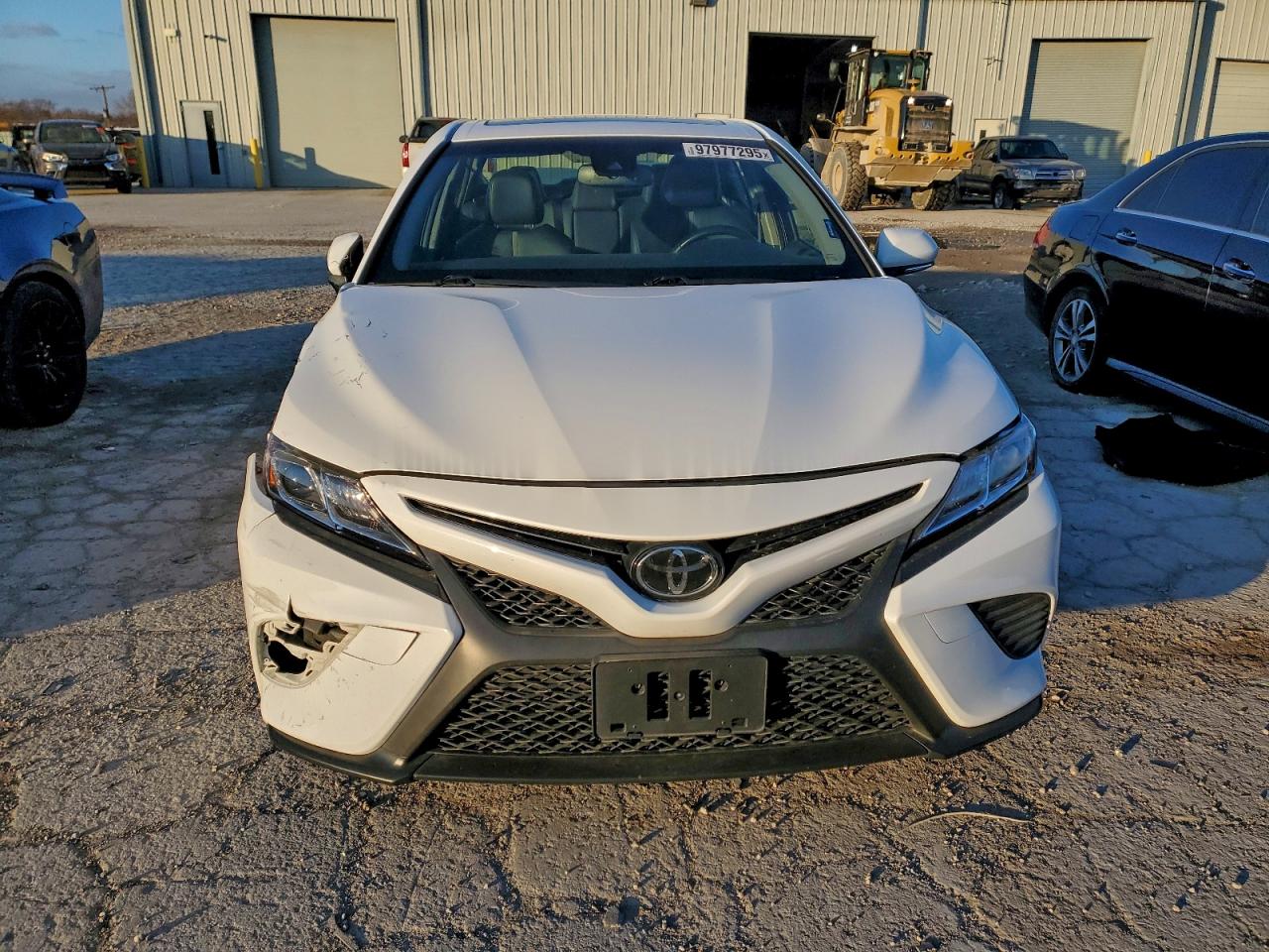Toyota Camry L Image 8