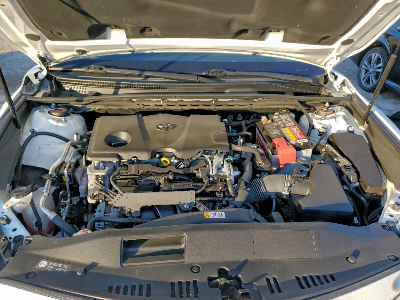 Toyota Camry L Image 9