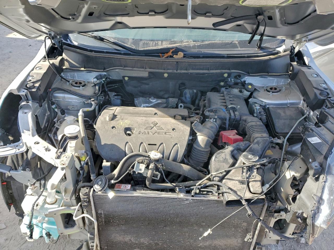 Mitsubishi Outlander Es Image 10