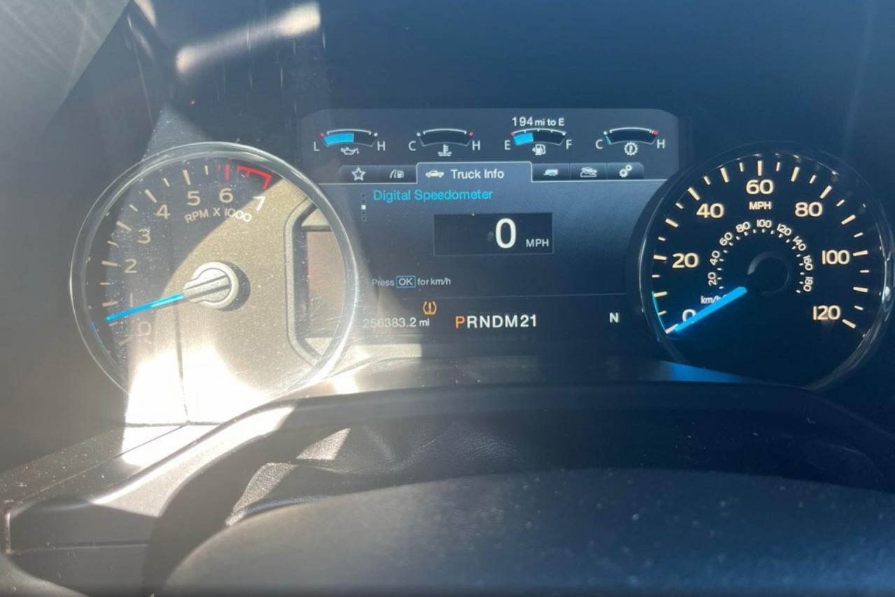 Ford F-150 Supercrew Image 8