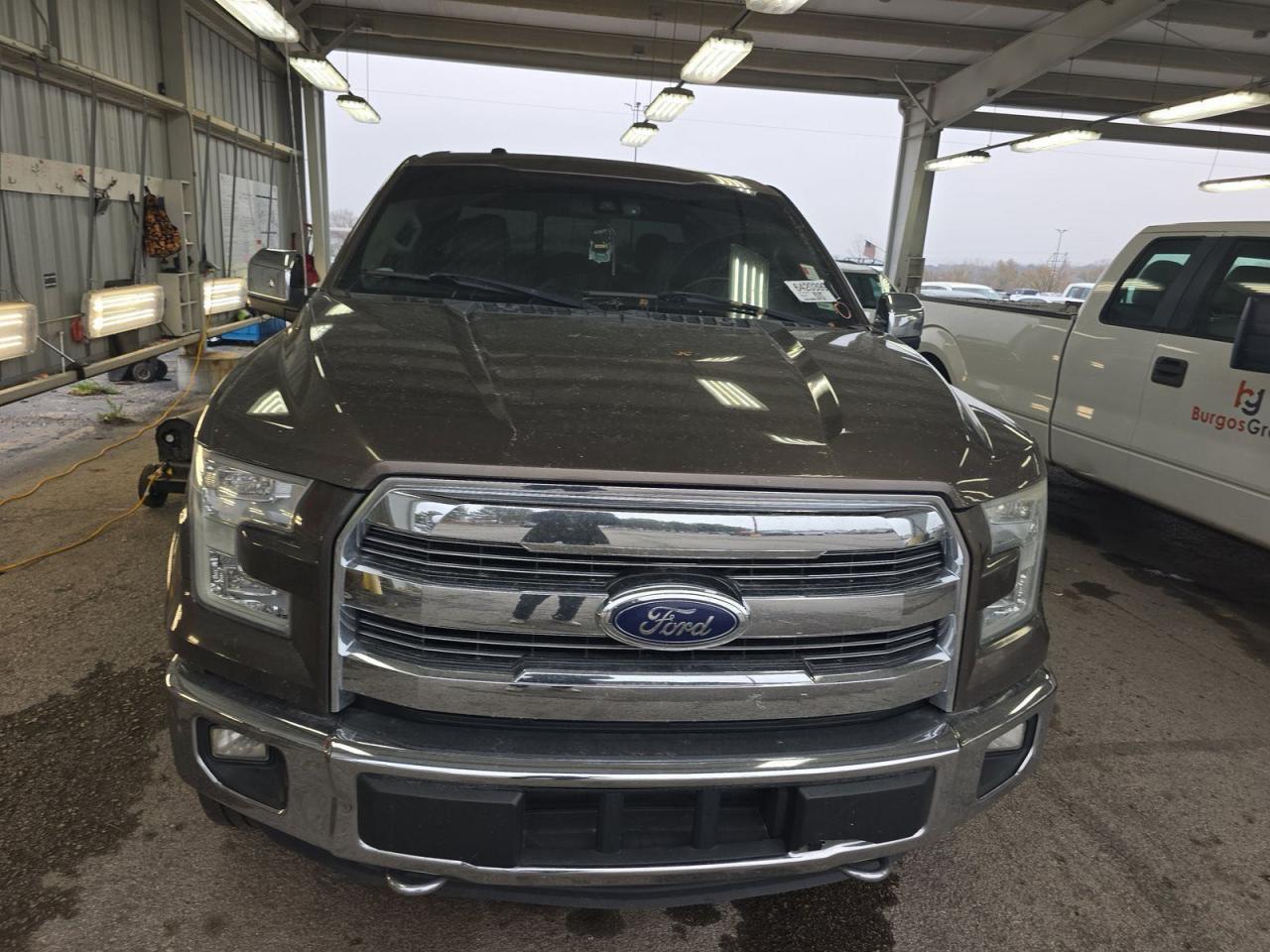 Ford F-150 Supercrew Image 6