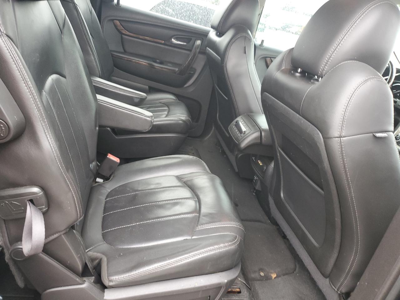 GMC Acadia Denali Image 9