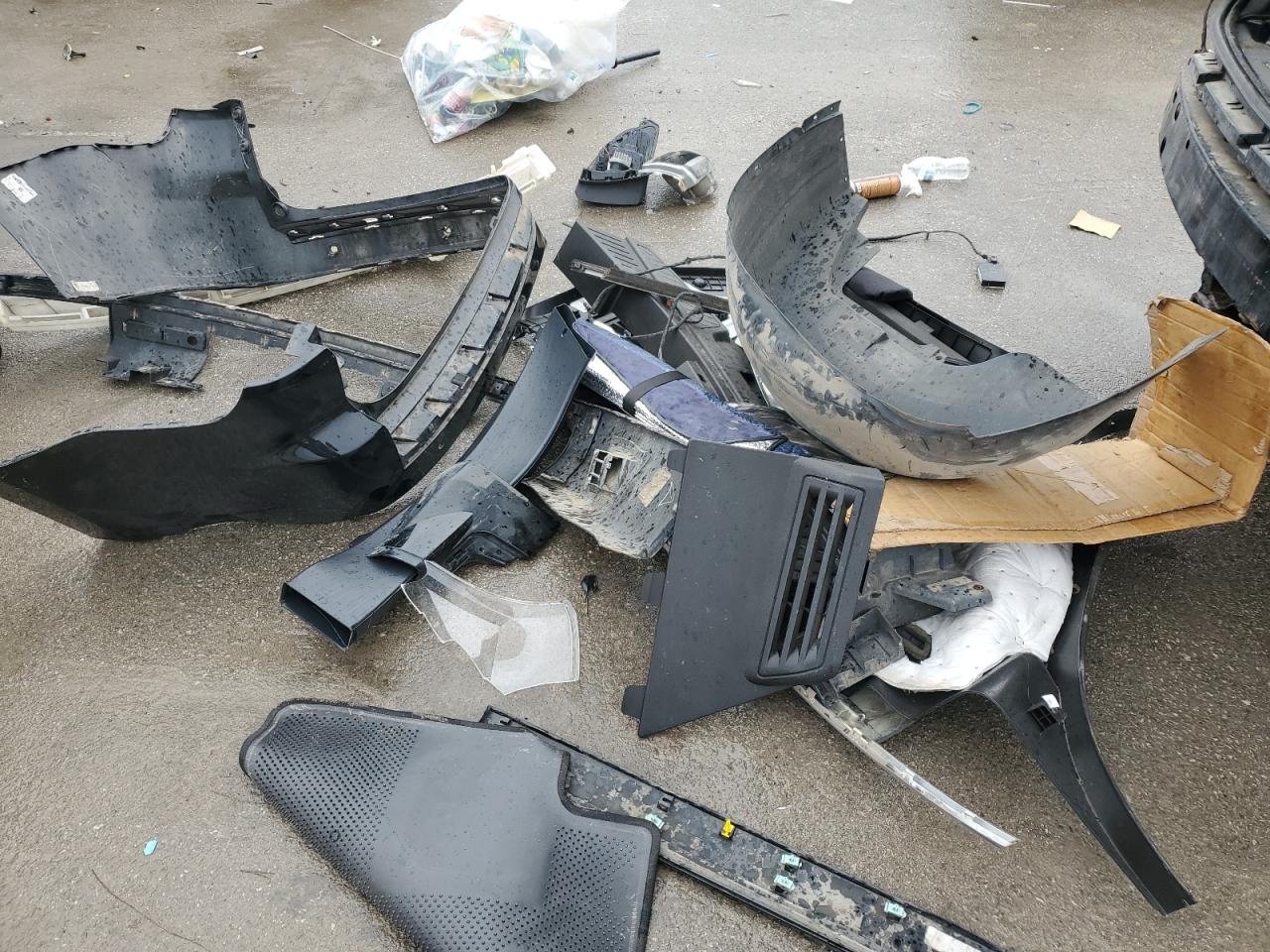 GMC Acadia Denali Image 8