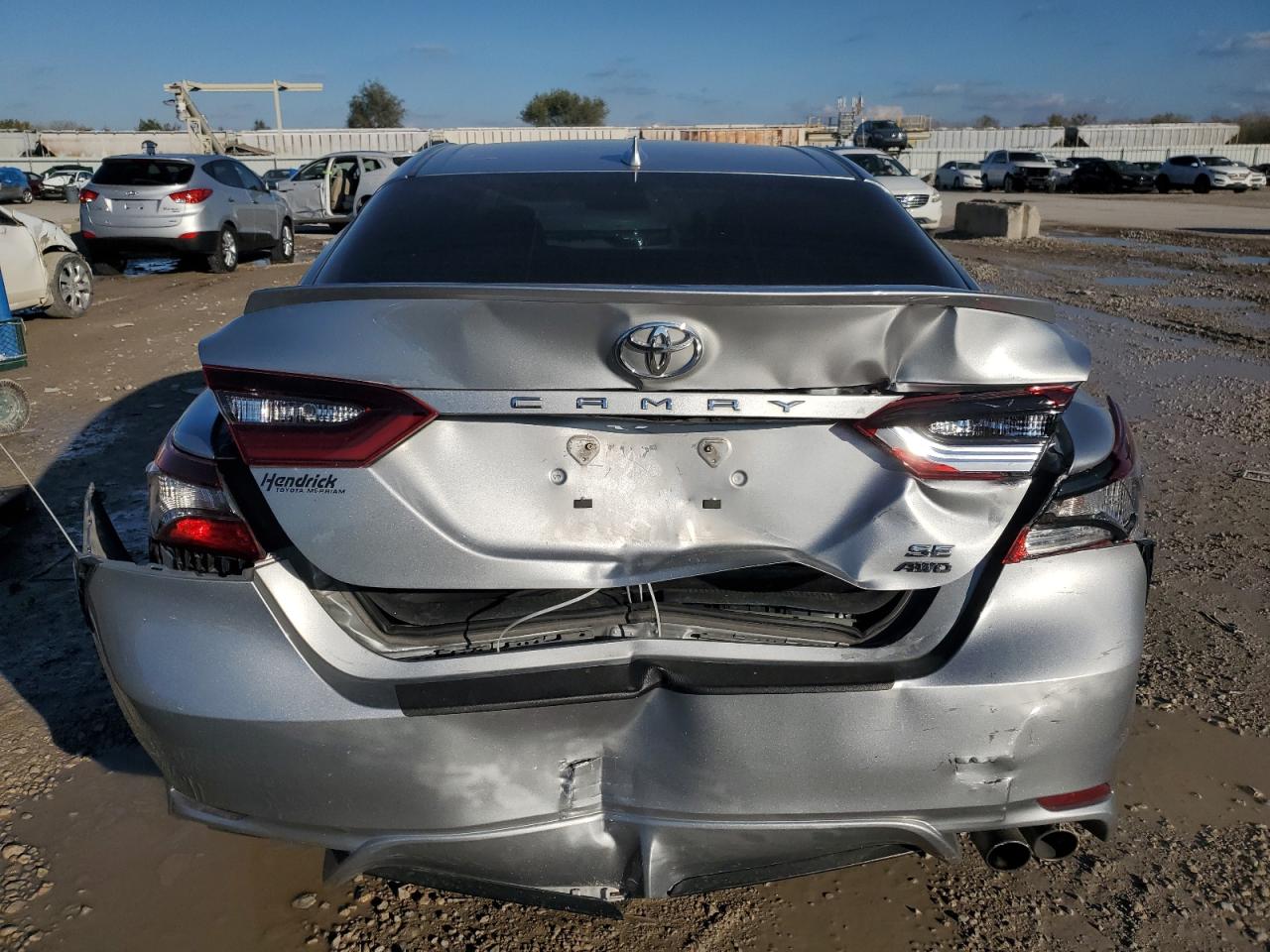 Toyota Camry Se Image 7