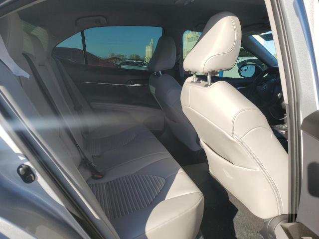 Toyota Camry Se Image 10