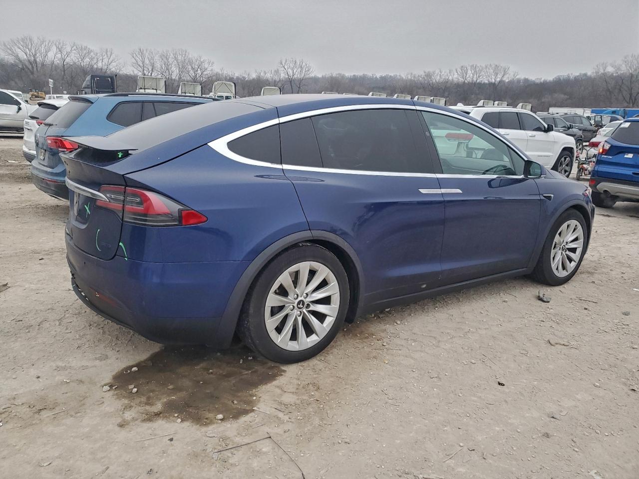 Tesla Model X Image 9
