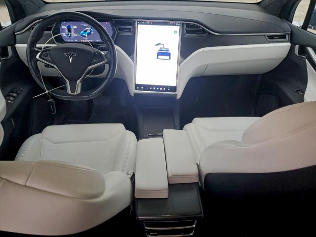 Tesla Model X Image 2