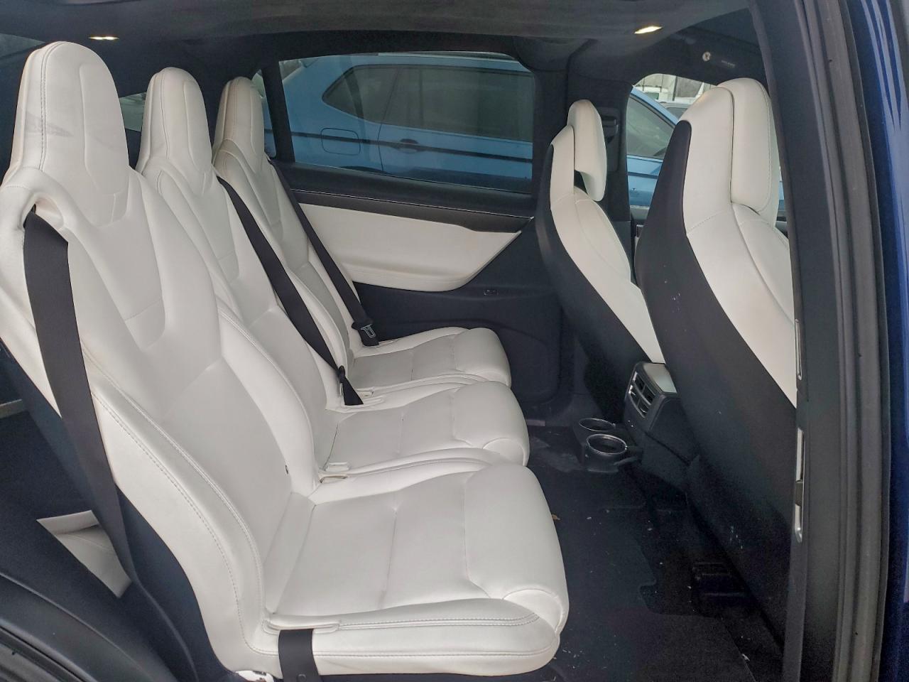 Tesla Model X Image 12