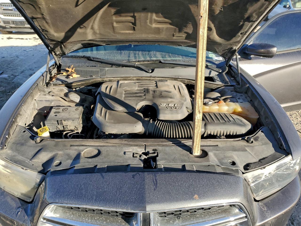 Dodge Charger Se Image 12