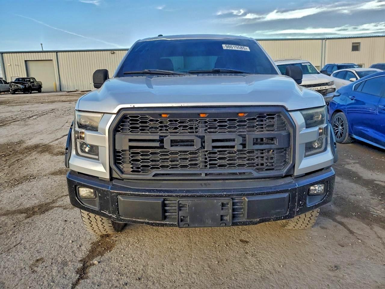 Ford F-150 Supercrew Image 6