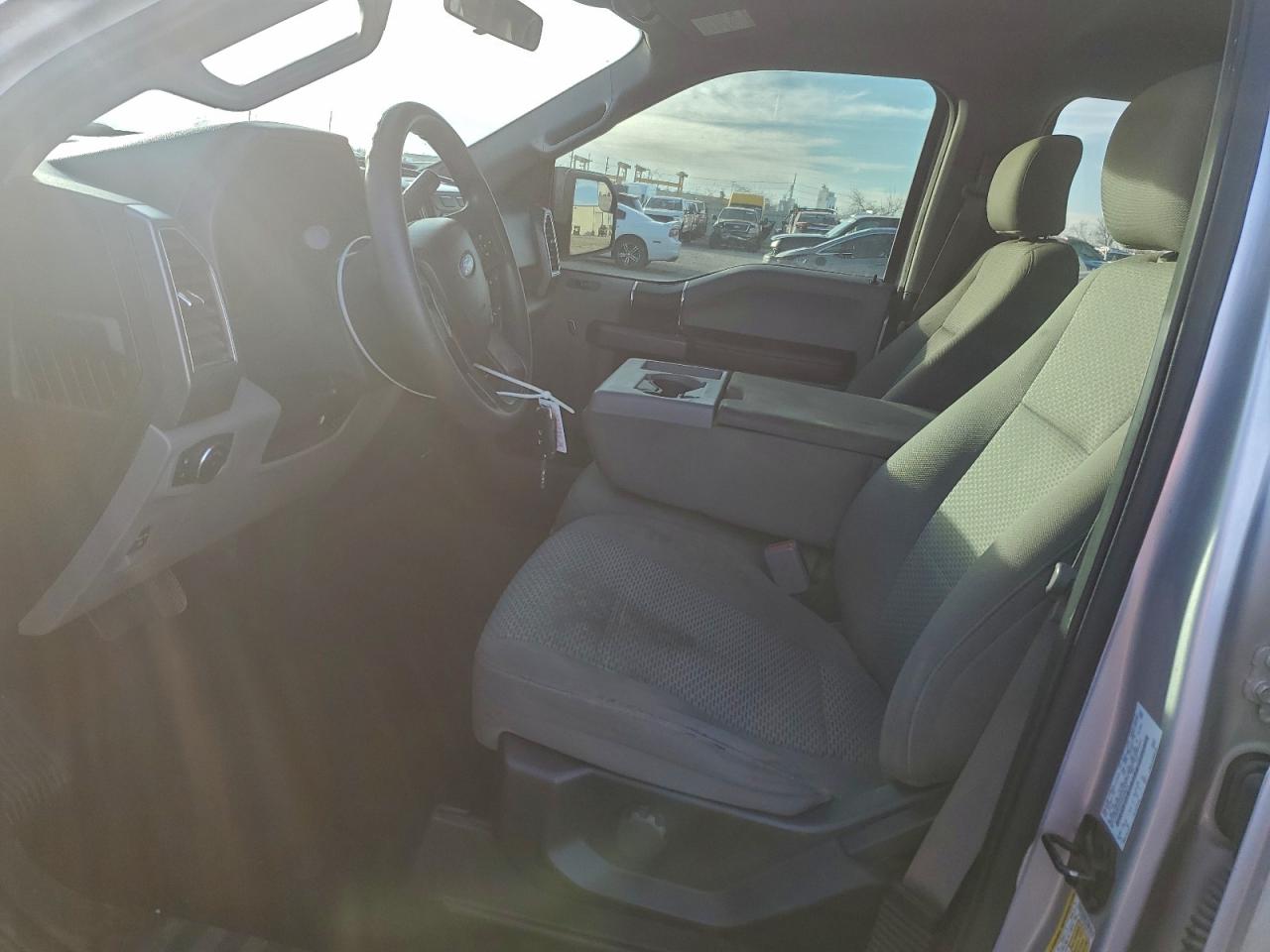 Ford F-150 Supercrew Image 3