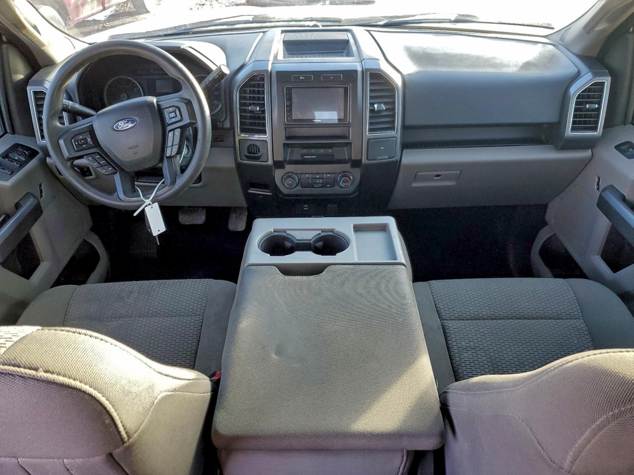 Ford F-150 Supercrew Image 4