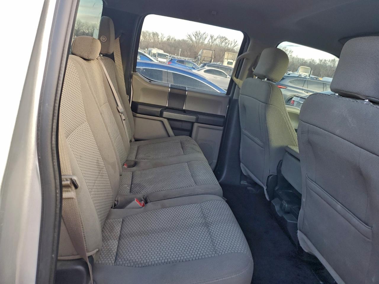 Ford F-150 Supercrew Image 10