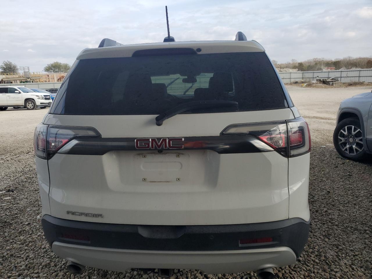 GMC Acadia Slt-2 Image 2