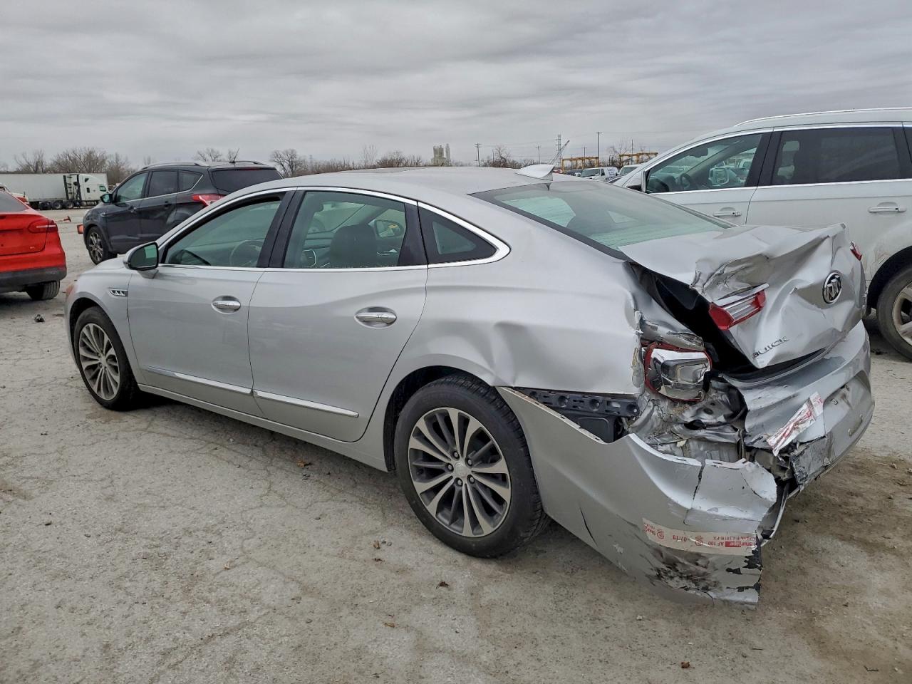 Buick LaCrosse Premium Image 11