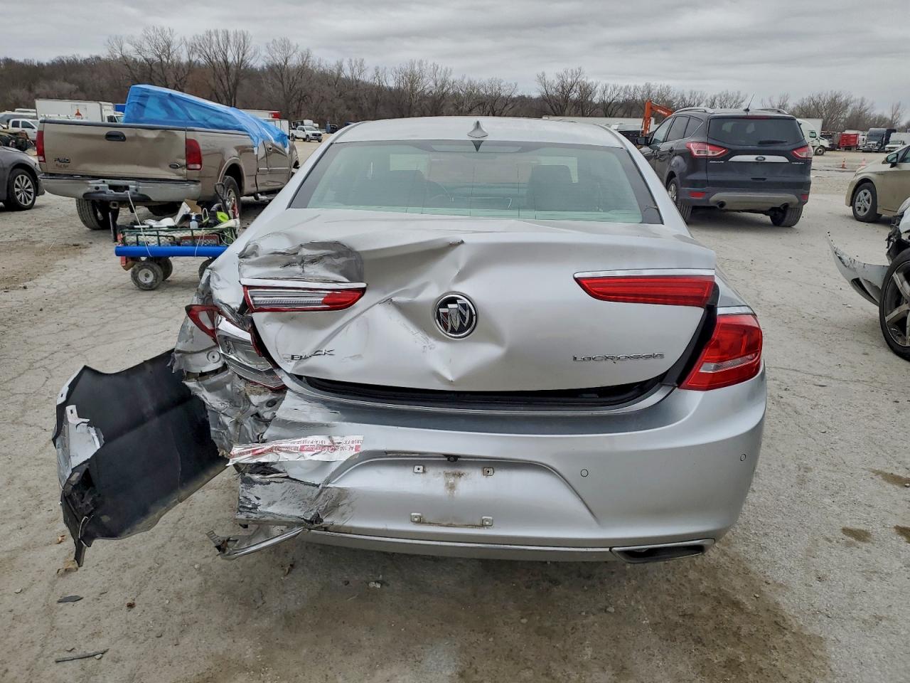 Buick LaCrosse Premium Image 9