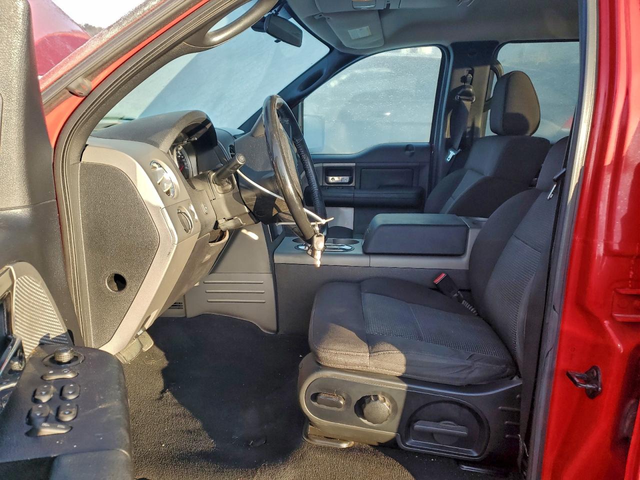 Ford F-150 Supercrew Image 6