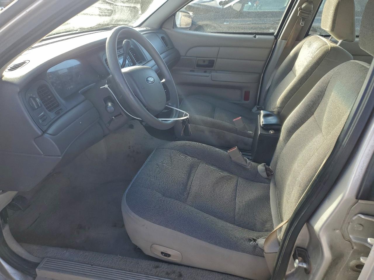 Ford Crown Vic Police Interceptor Image 10