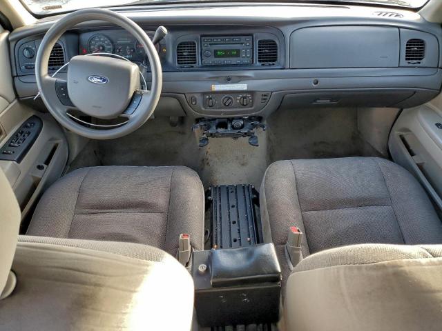 Ford Crown Vic Police Interceptor Image 8