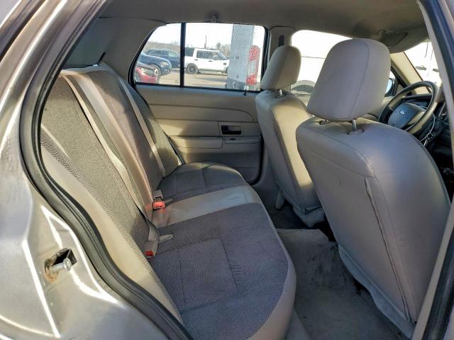 Ford Crown Vic Police Interceptor Image 5